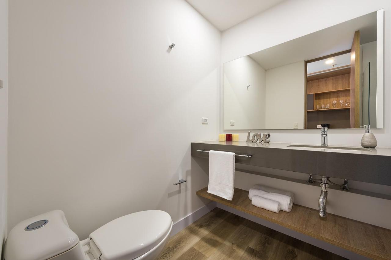 Go Living And Suites - Jalo Rent Medellín Exteriör bild