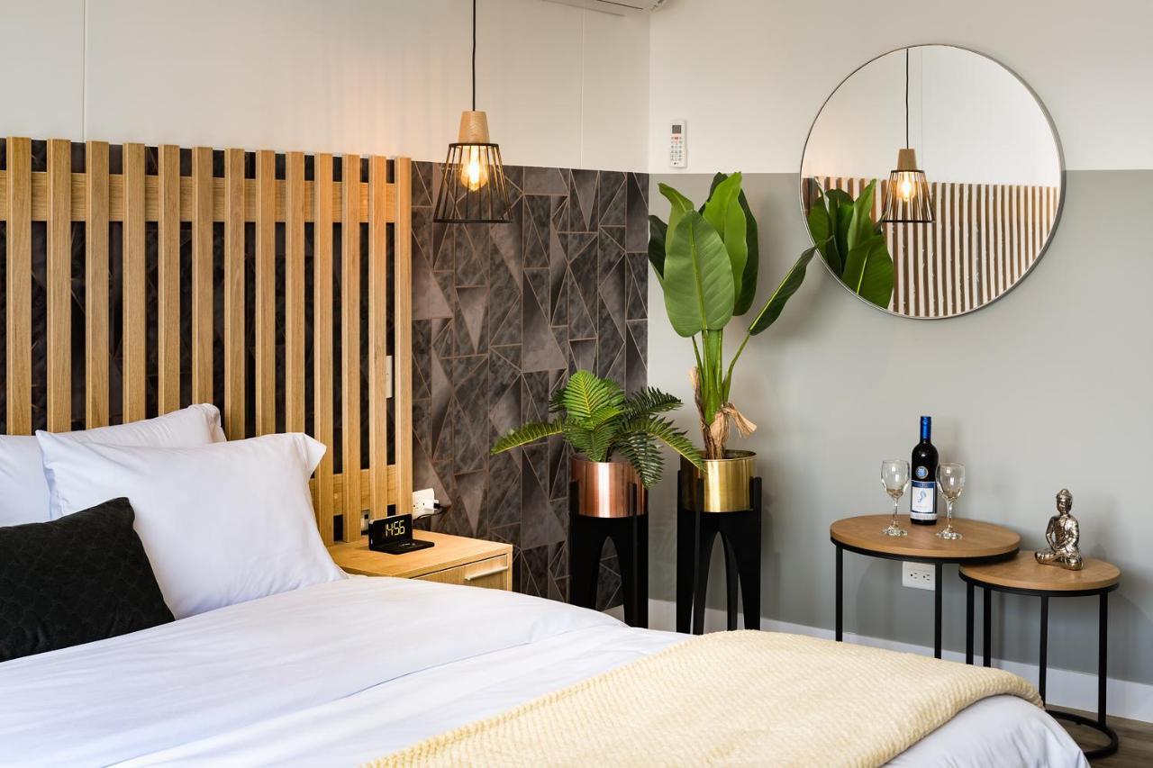 Go Living And Suites - Jalo Rent Medellín Exteriör bild