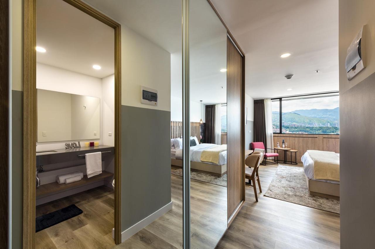 Go Living And Suites - Jalo Rent Medellín Exteriör bild