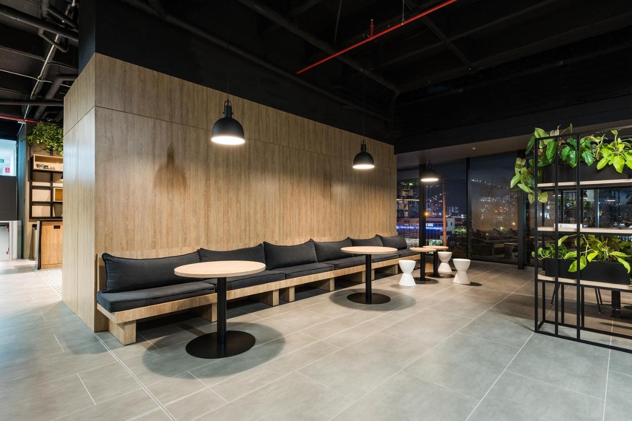 Go Living And Suites - Jalo Rent Medellín Exteriör bild