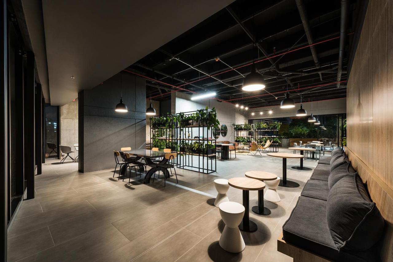 Go Living And Suites - Jalo Rent Medellín Exteriör bild